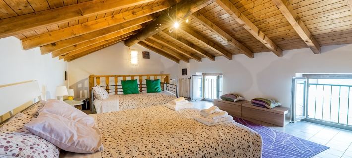 A window over Lake Como - stone cottage with amazing view and private garden Hotels in Gravedona ed Uniti
