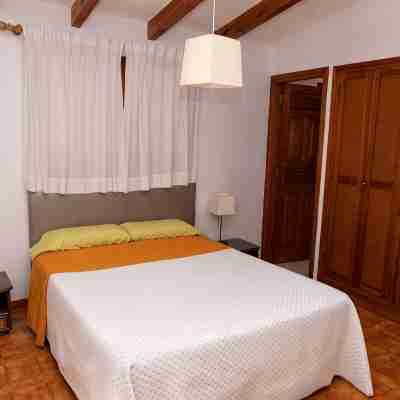 Luxury villa with private heated pool in private garden. Close to beaches. Rooms