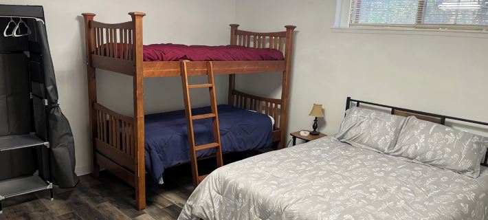 Cozy 2-bedroom basement apartment in charming Memphis IN. with WiFi, office area Hotels in Clark County