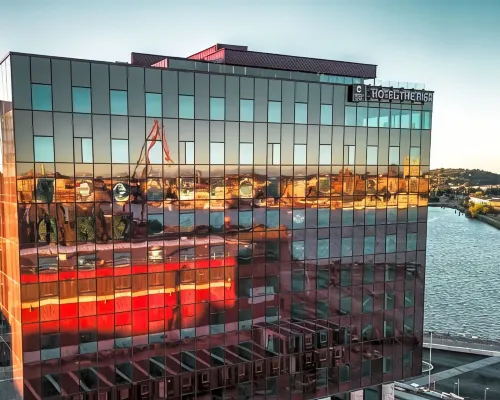 Clarion Hotel the Pier Hotels near Slottsskogsvallen