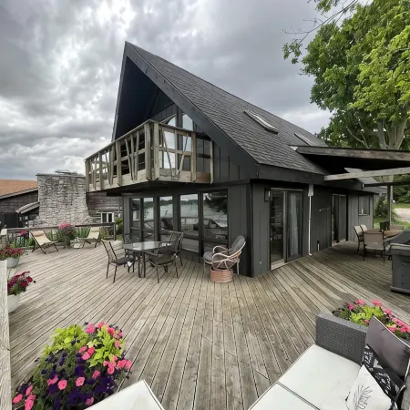 Beautiful rental with amazing views on Donnell Lake’s North Shore,