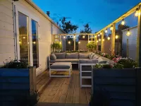 Beautiful and comfortably furnished chalet 400 meters from the beach of Petten. - Feriehus