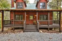 Peaceful Retreat~7 mins to town~Hot Tub,Fire Pit,Game Room, Fireplace & More! - Alphydda