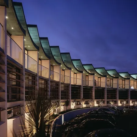 2: Apartment with Magnificent Sea Views