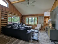 Comfortable Log Cabin w/AC ~ Downtown Seeley Lake! - Homestays