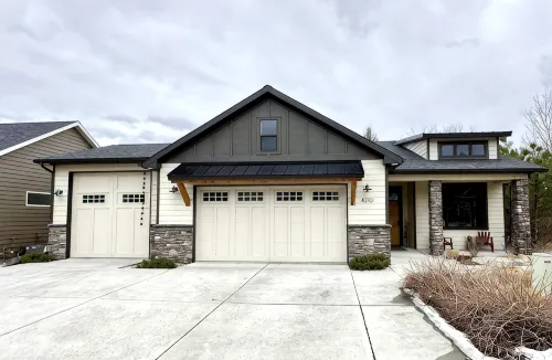 Stunning custom comfy home in quiet NW Billings