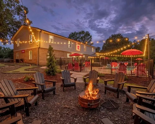 Sleeps 30! Themed Home w/ Pool, Hot Tub, Pond, Pickleball, Putt Putt, Arcades Hotéis em Fallstown