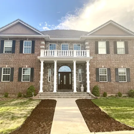 Gorgeous 8-Bedroom Mansion with Private Pool in Cedar City