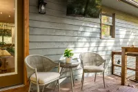 Resort Retreat: Sauna, Hot Tub, Pool table + more! - Chalets