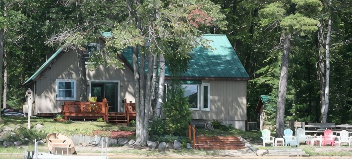 Wonderful house on sandy beach, sports lake close to golf, bike/snowmobile trail Hotels in Otsego County