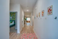 Citrus Cottage: Comfy - Hwy 10 - Peaceful Retreat - Boutique