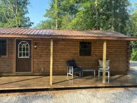 Hana Cabin at Windrock Ridge: Sleeps 5, Pet Friendly, Trail Access - Alppimaja