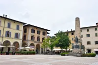 - Piazza Arnolfo 1932- - Homestays