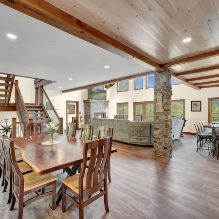 Stunning Bugle Hollow Lodge