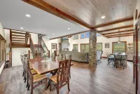 Stunning Bugle Hollow Lodge