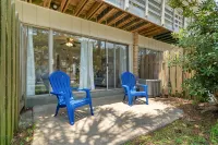 2 bedroom, walk to the Beach! Sleeps 6, outdoor games and yard space! - Bungalows