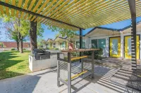 Tempe Cottage - ASU - Pets OK - 2 Free Bikes! - Apartments