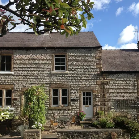 Bakewell One Bedroom Cottage In A Peaceful Location With Parking Space.