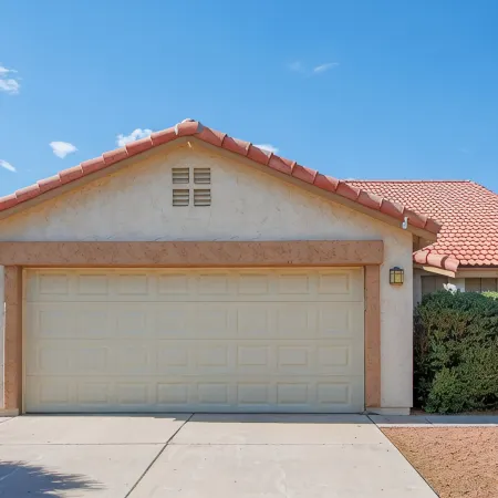 Casa Grande getaway! Modern cozy home with private pool and hot tub!