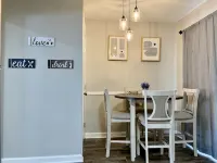 Modern Townhome w/ Balcony • Walk to FUSE Stadium - Homestays