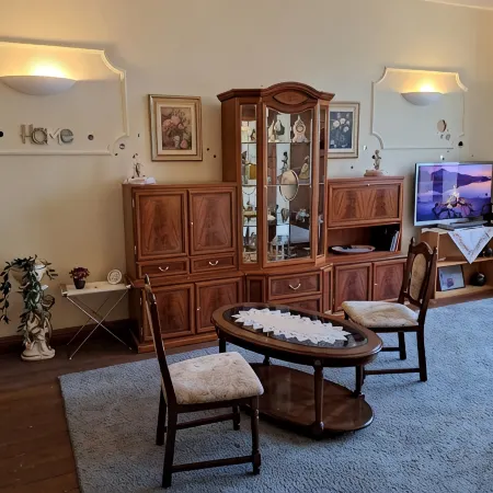 XXL vacation room with bathroom in an Art Nouveau villa for 1-4 people in the city center