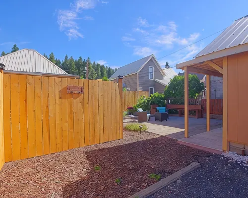Cascade Getaway - Heart of Cle Elum - Full Kitchen, Private Patio & Pet Friendly Hotels in Cle Elum