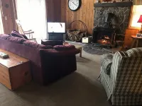 Private Lakefront Log Cabin