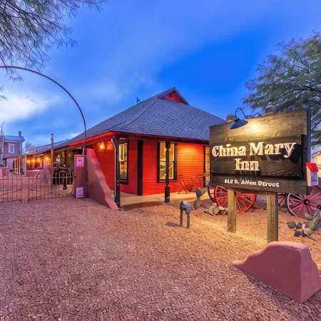 China Mary Inn:  China Mary Casita Fountain Courtyard w/games, BBQ & Live Music!