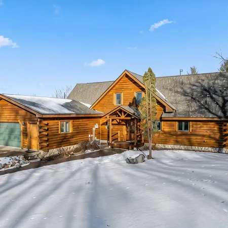 MillMann's Lodge on Dam Lake SaunaPontoonSwim GAME ROOM
