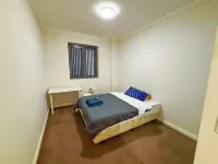 Mascot Two-bedroom apartment, with direct bus access to Sydney Airport and UNSW - balcone