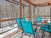 Private Modern Cabin with Hot Tub on 11 Acres - the Perfect up North Getaway فنادق في سكوت
