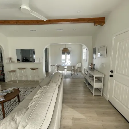 World Cup Venue 7 Miles Away,Newly Remodeled Ocean Views, Upscale Luxury Living.