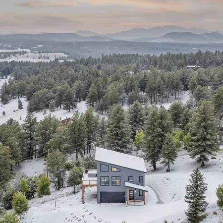 Mountain & Pond Views, Hot Tub, Loft+3BR, Stargazing, Kid + Dog Friendly