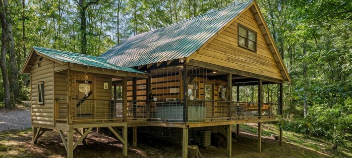 Hiking;Mentone;DeSoto Falls; Mentone; Lookout Mtn; Hot Tub, No Pet Fee-1 Pet- Hotels in DeKalb County
