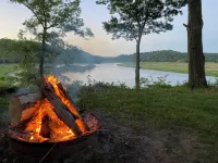 Waterfront cabin with amazing views- Short drive to Dubuque,IA