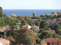 Collioure: beautiful apartment classified , quiet, swimming pool, garden, private parking