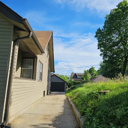 Beautiful Spacious Home - Near Charles Schwab Field- CWS, CHI Arena, Downtown