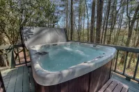 Tall Pines - A cozy cabin in North GA mountains w/hot tub and mountain views!