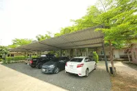 Baan Sabuy Jung - parking
