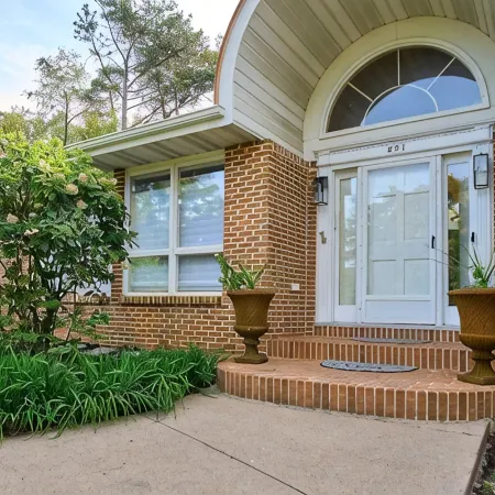 Maison de Blue et Blanc, Exquisite Home Close to Town, Campus, & Beaver Stadium