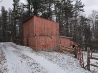 Remote cabin with gorgeous view and sunsets, pets free, fast Wi-Fi!