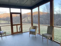 Sleeps 6, custom, gorgeous home on 180 acres, amazing views of Old Rag Mountain - 4 tähden