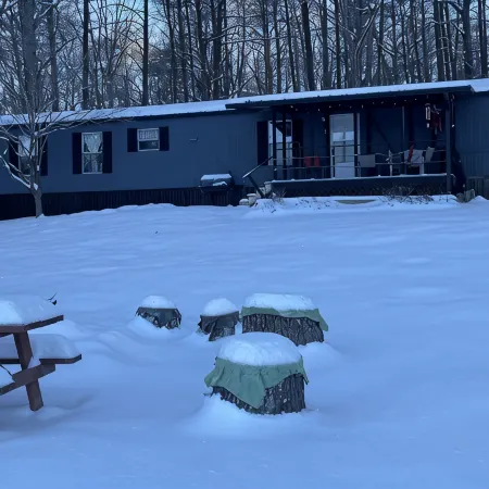 Secluded Lakefront Retreat: Fishing/Kayak/Paddleboard/Pets are Welcome