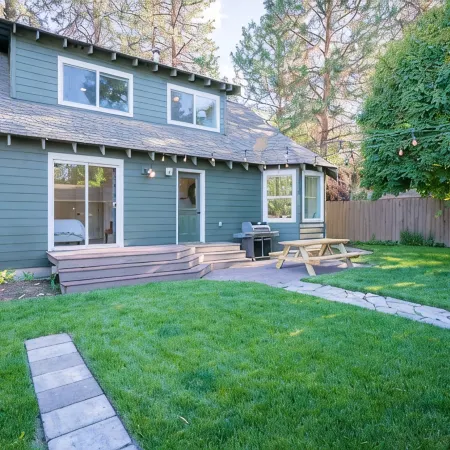 ~LARGE WESTSIDE HOME~ Walk to everything! Welcome to KINGSTON HOUSE