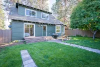 ~LARGE WESTSIDE HOME~ Walk to everything! Welcome to KINGSTON HOUSE - Balkoner