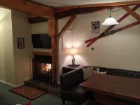 Best Location! Renovated center village Okemo 2 BR - free shuttle outside door! - 3-Sterne