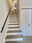 The Reminisce! 5/3, Downtown, Hot Tub, Fenced Yard, Fire Table, Free Parking,Lux - 4-Star
