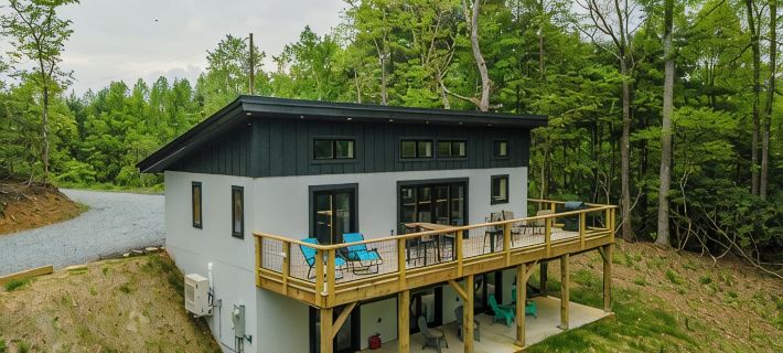 Spirit of the River, Direct River Access, Fire Pit, Fish, Swim, Grill, WiFi! Hotels in Mitchell County