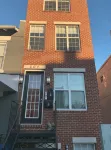 Capitol Hill Townhouse, Roof Deck + Private Parking, Walk to H St - บังกะโล