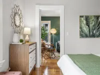 Garden Getaway 2BR Minutes to Salem, Beach, and train to Boston! Hotels in Beverly